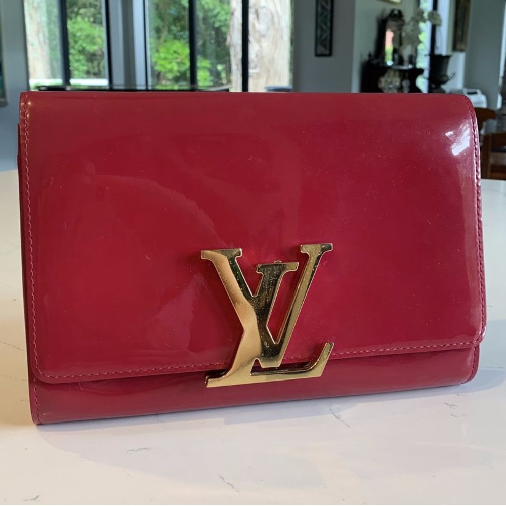 Louis Vuitton Clutch Vernis Louise